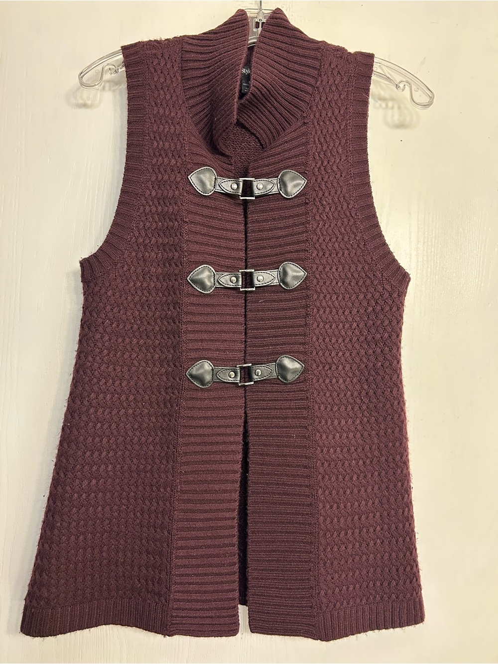 Style & Co. Soft Cozy Knit Toggle Ladies Textured Sweater Vest Size Small.